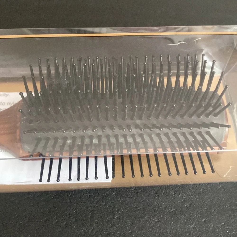 Vess C-2000 Ceramic Blow & Syling Brush,‎ New in Box